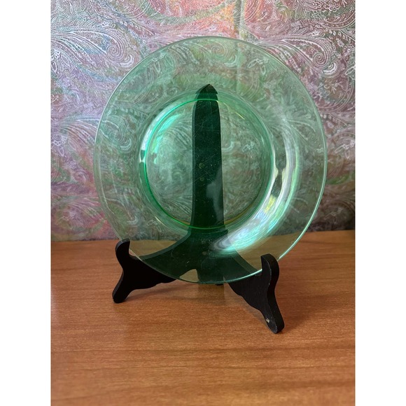 Vintage 7 1/2” uranium glass luncheon plate - Picture 6 of 10